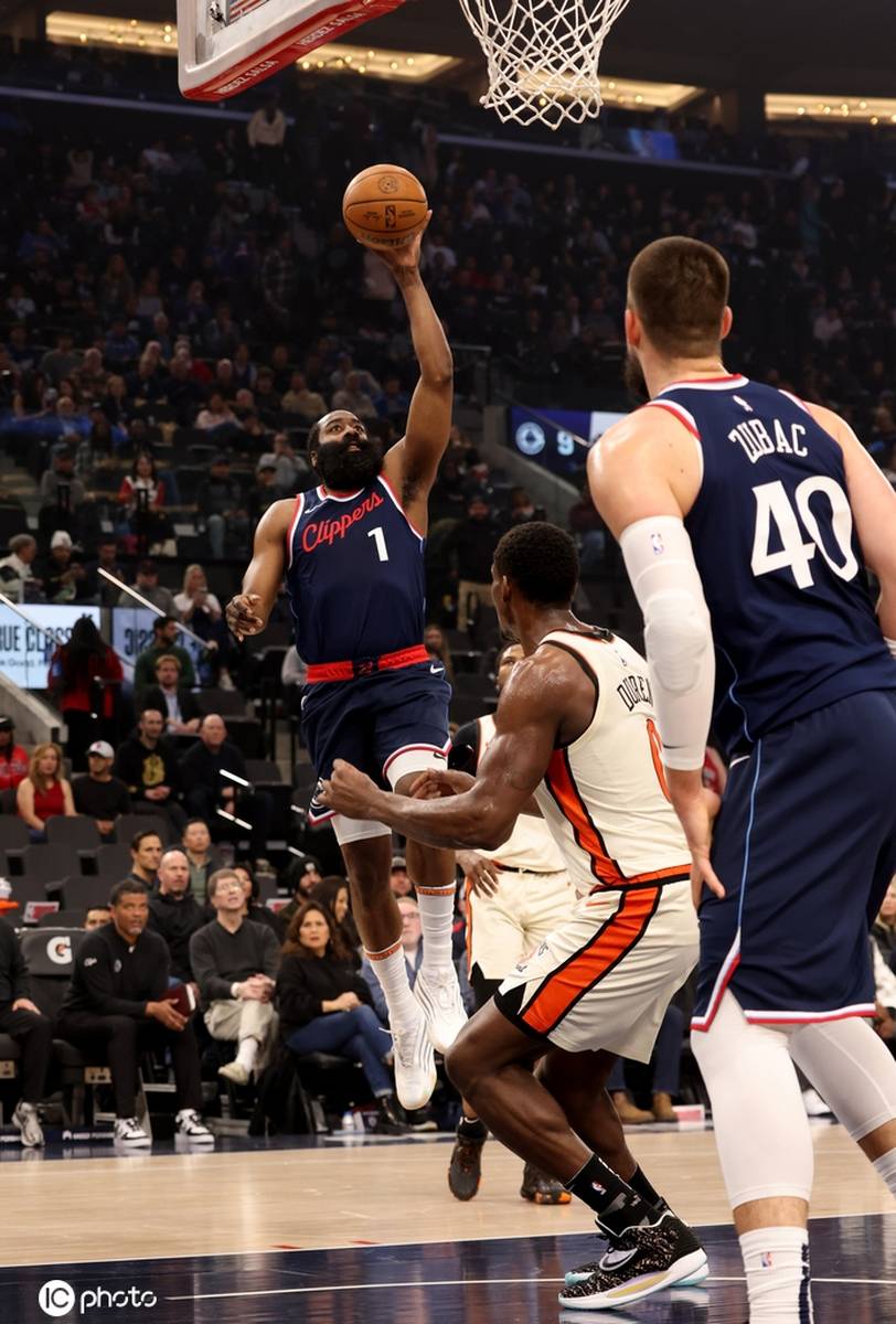 体育赛事-洛杉矶快船赛后造点机会纽约尼克斯集结日调整名单，奥兰多魔术刷新队史纪录备战英超都惊呆了的简单介绍